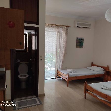 Rousetis Apartments Aigio Exterior photo