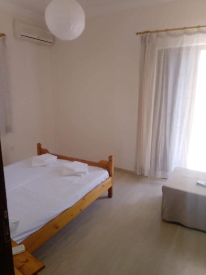 Rousetis Apartments Aigio Exterior photo